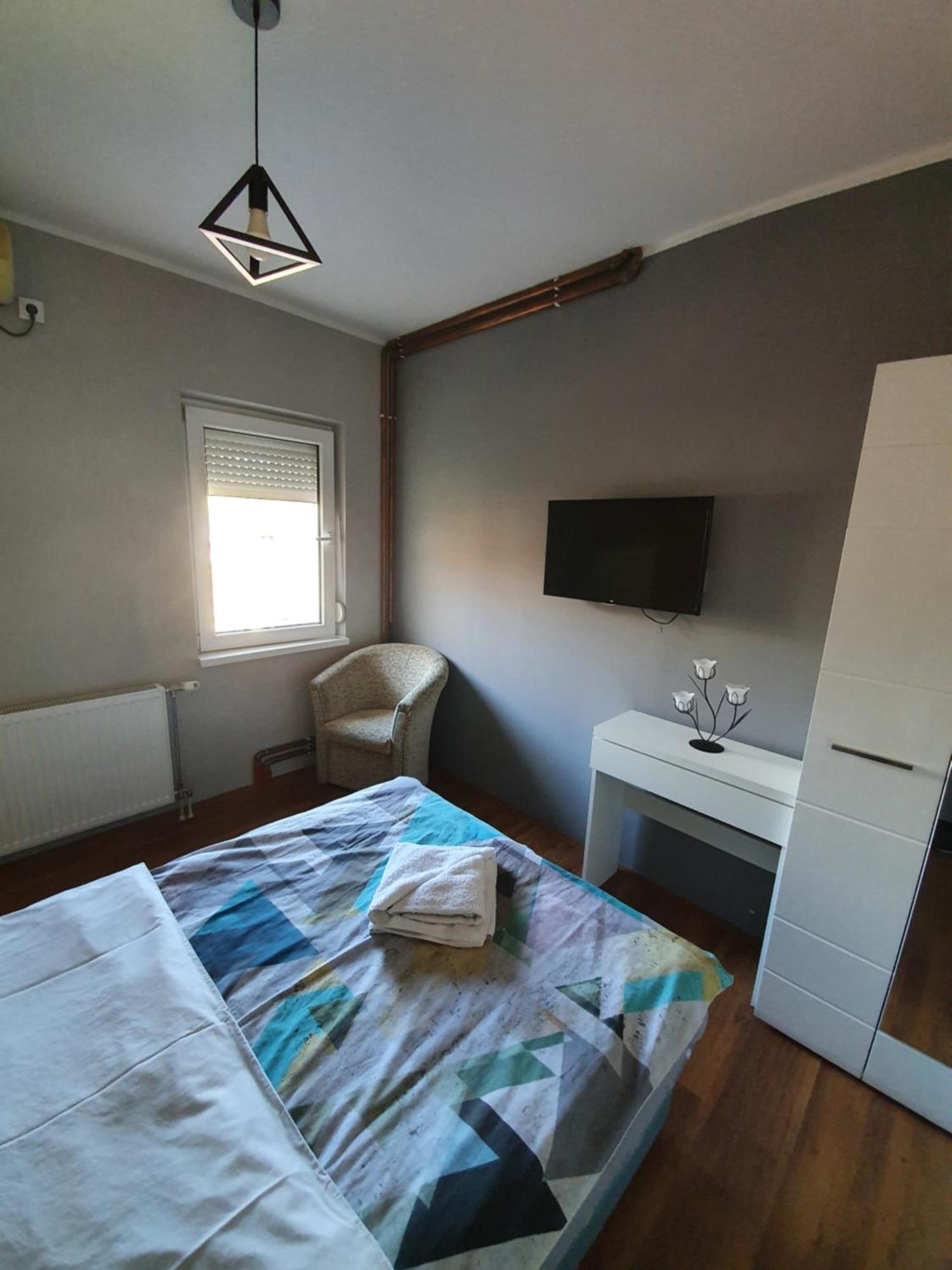 Guest House Mines Vrdnik Habitación foto